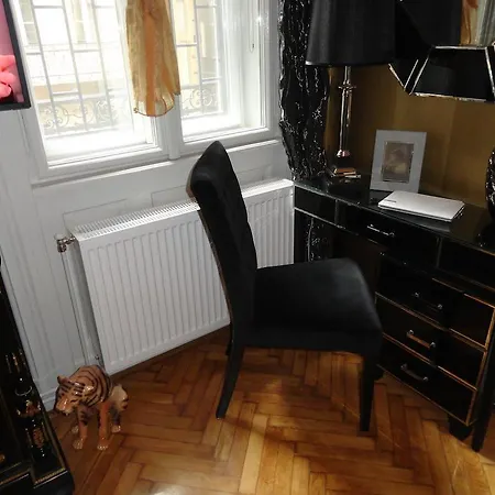 Apartment Boudoir