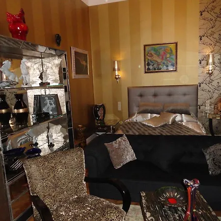 Apartment Boudoir *